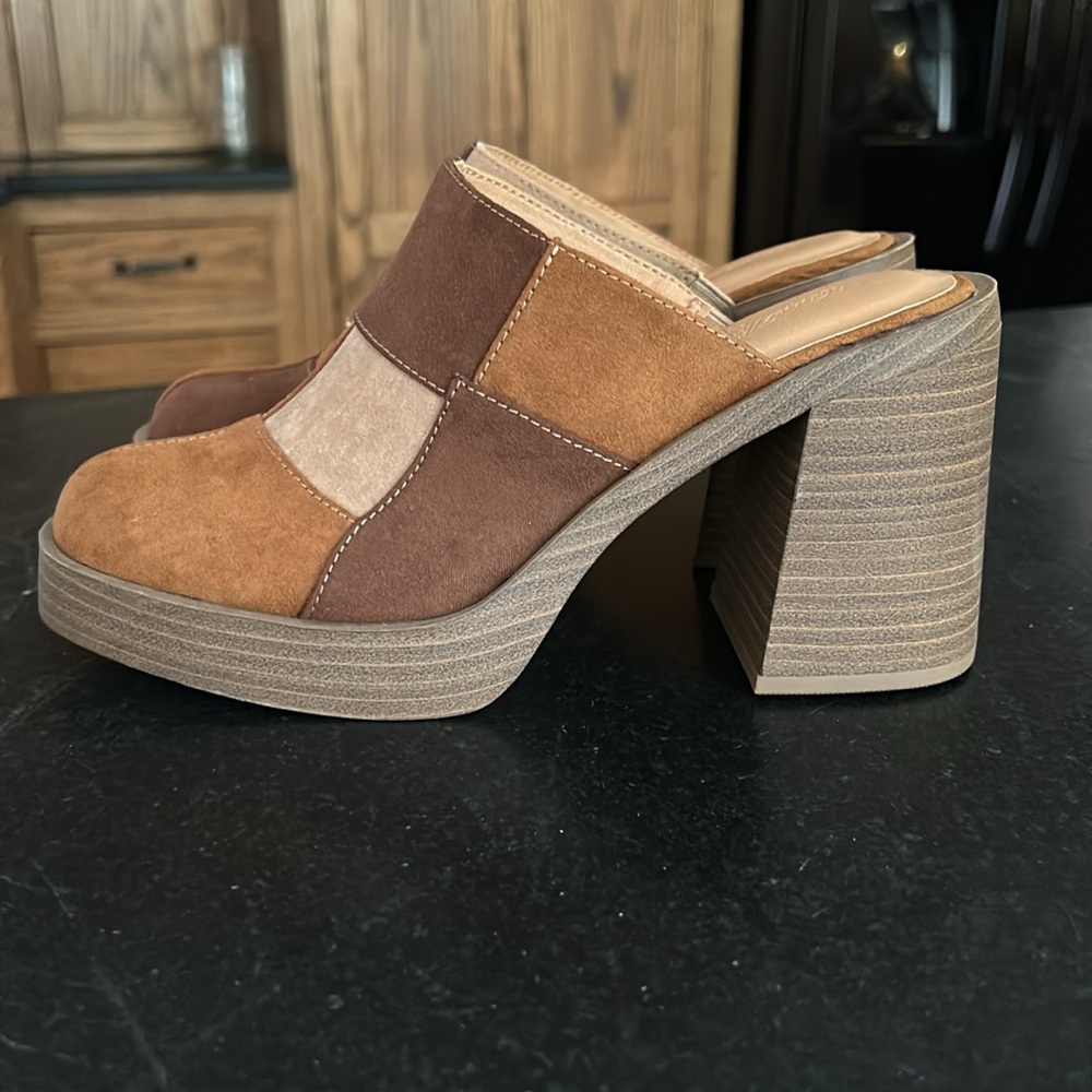 Universal Thread Tess Patchwork Multi Platform Mule Heel Brown Tan Size 6.5 - Picture 4 of 6
